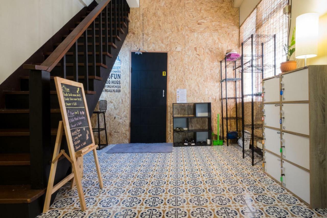 Assembly Hostel Μπανγκόκ Εξωτερικό φωτογραφία